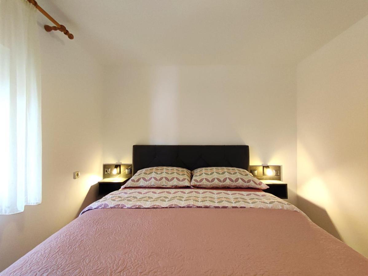 Apartments Jolic วีร์ ภายนอก รูปภาพ